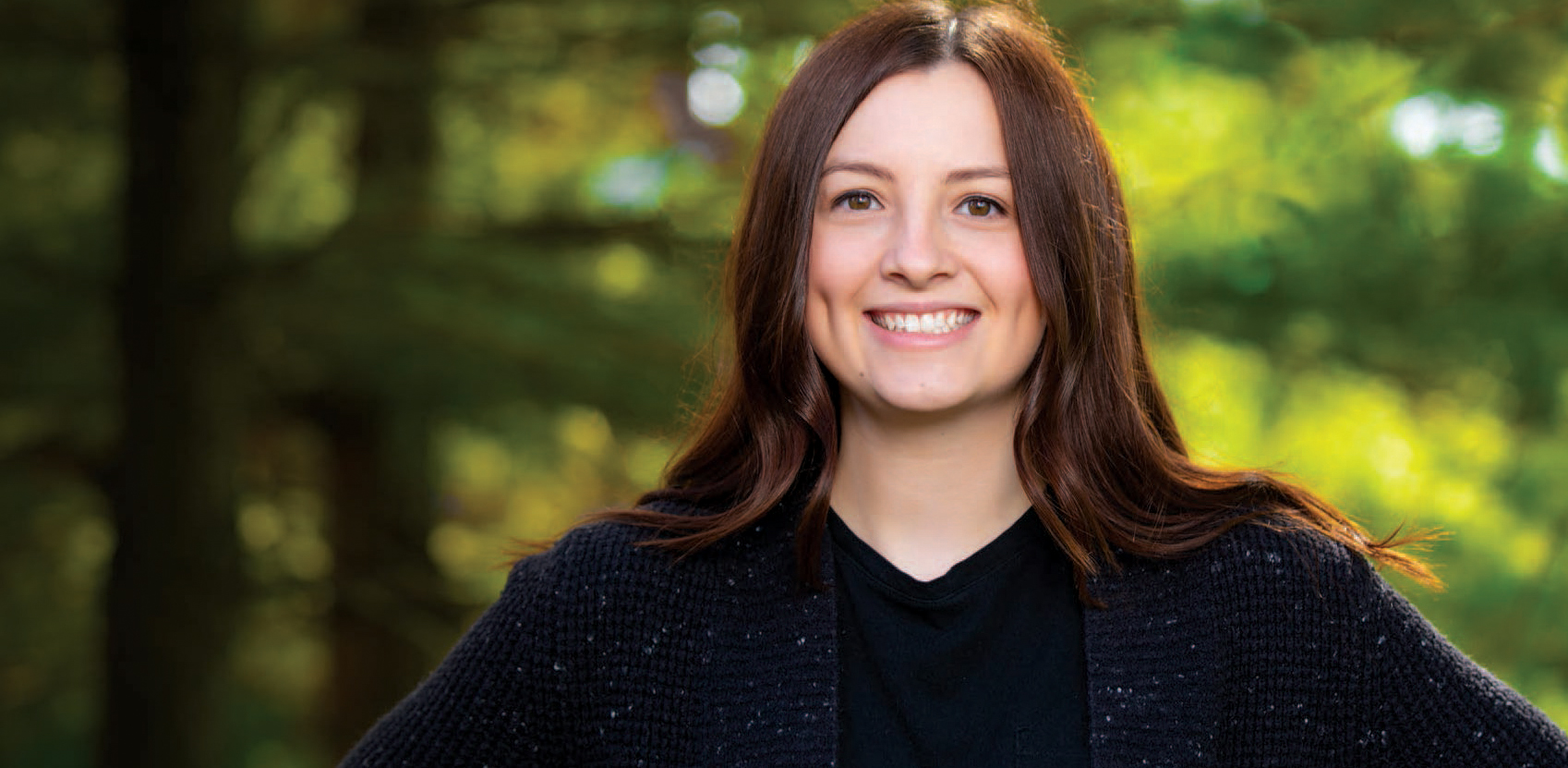Portrait photo of Erin Proud, communication major and Michigan native, who is ready to build a career in marketing.